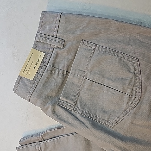 NWT Eddie Bauer Mercer Fit Khakis - Picture 1 of 10